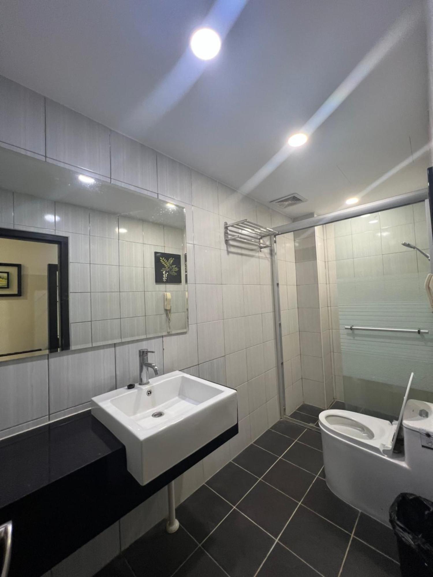 H-5 Inn Bintulu Exterior photo