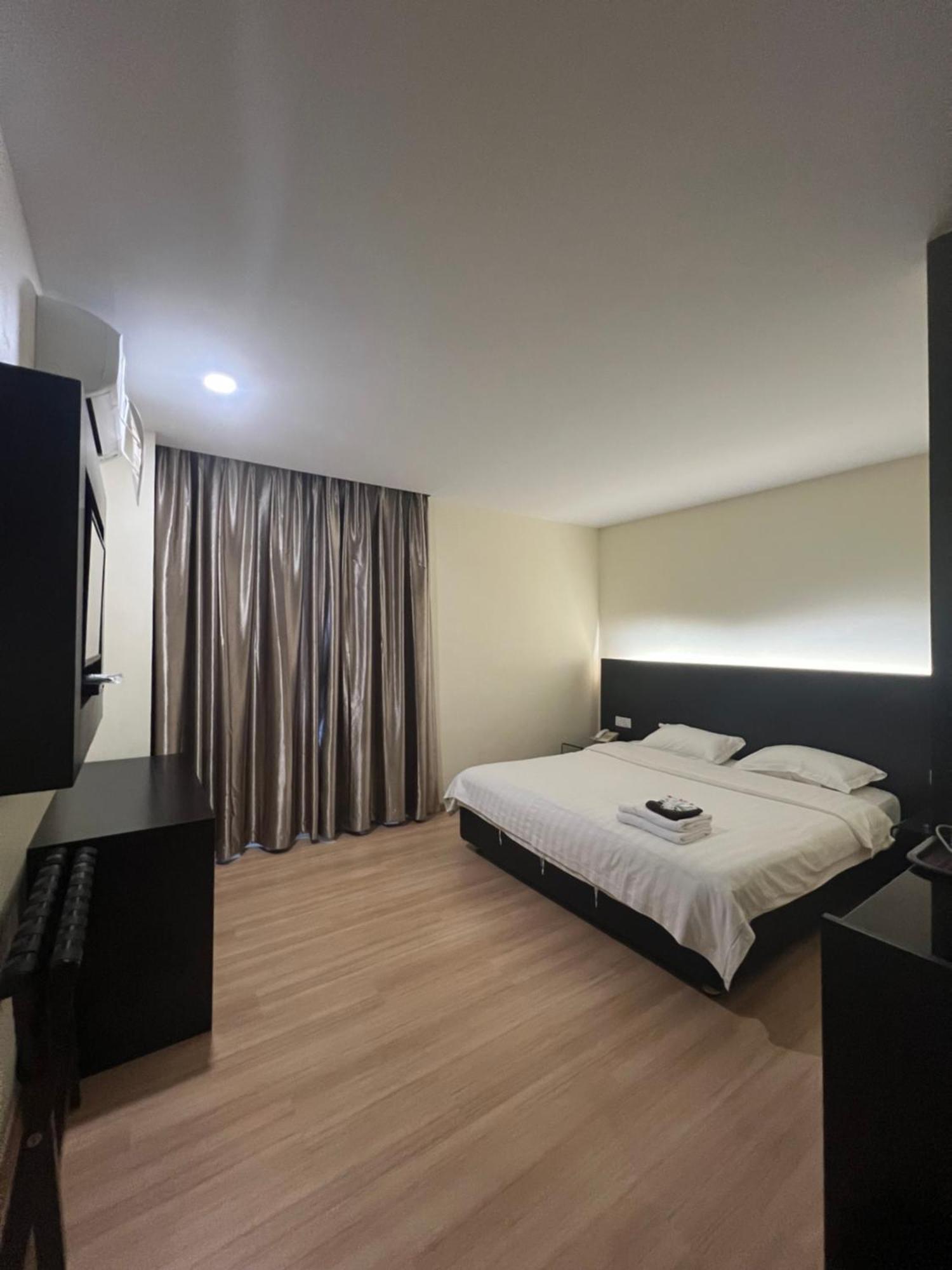 H-5 Inn Bintulu Exterior photo
